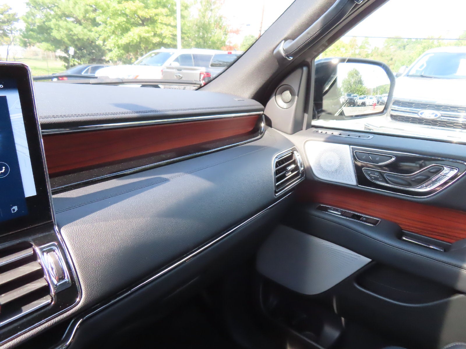 2024 Lincoln Navigator L Reserve