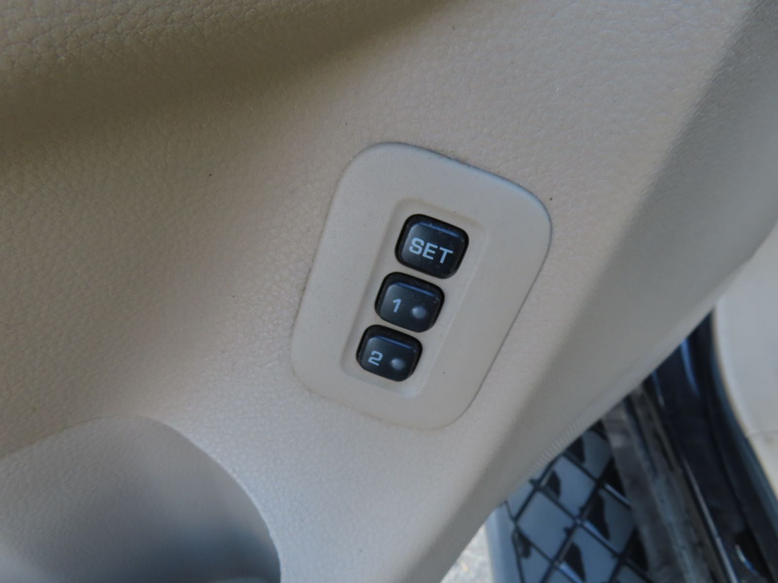 2011 Nissan Armada Platinum