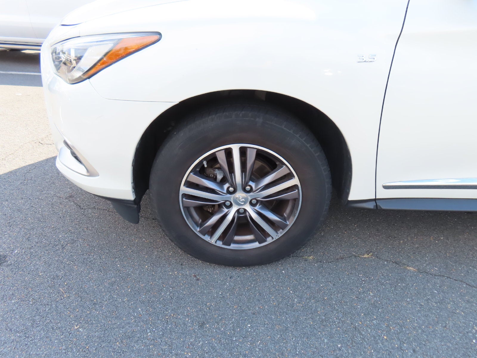 2016 INFINITI QX60 Base