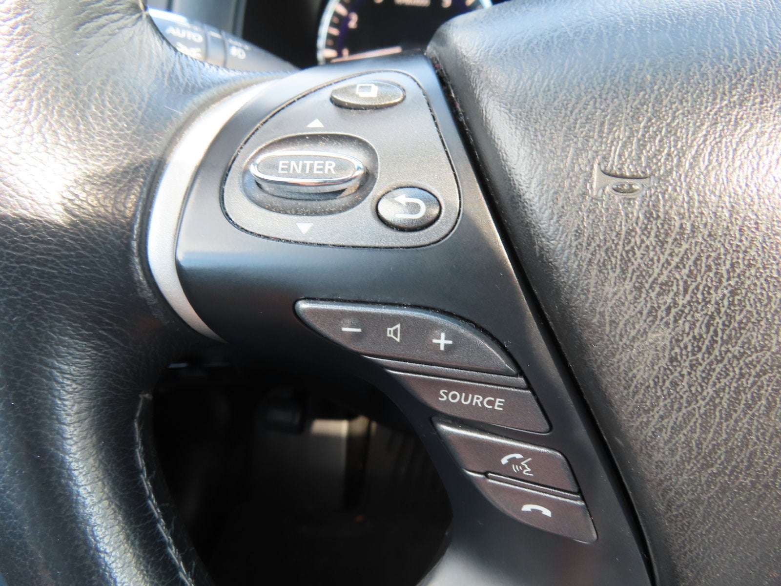 2016 INFINITI QX60 Base