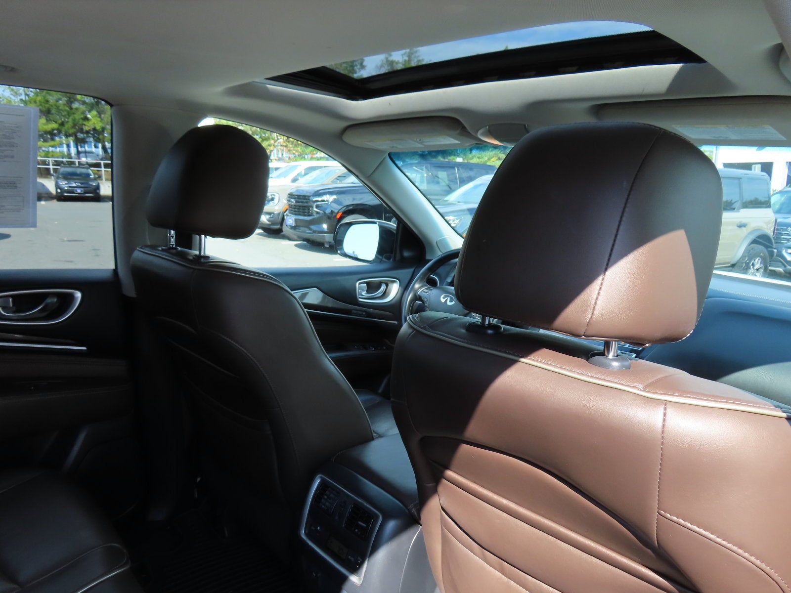 2016 INFINITI QX60 Base