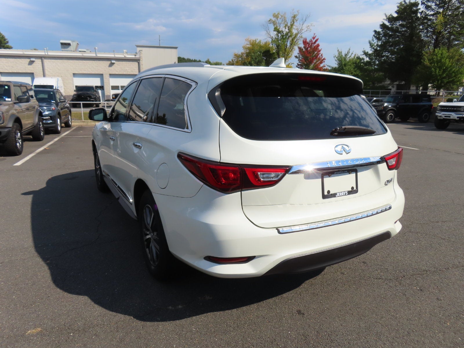 2016 INFINITI QX60 Base