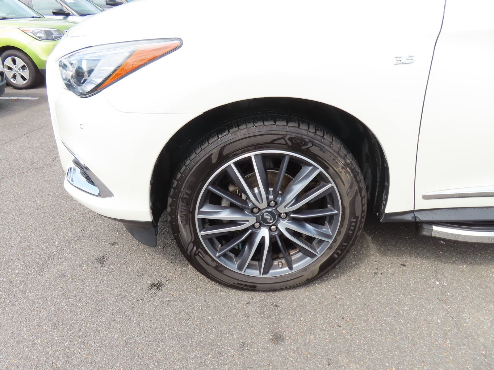 2018 INFINITI QX60 Base