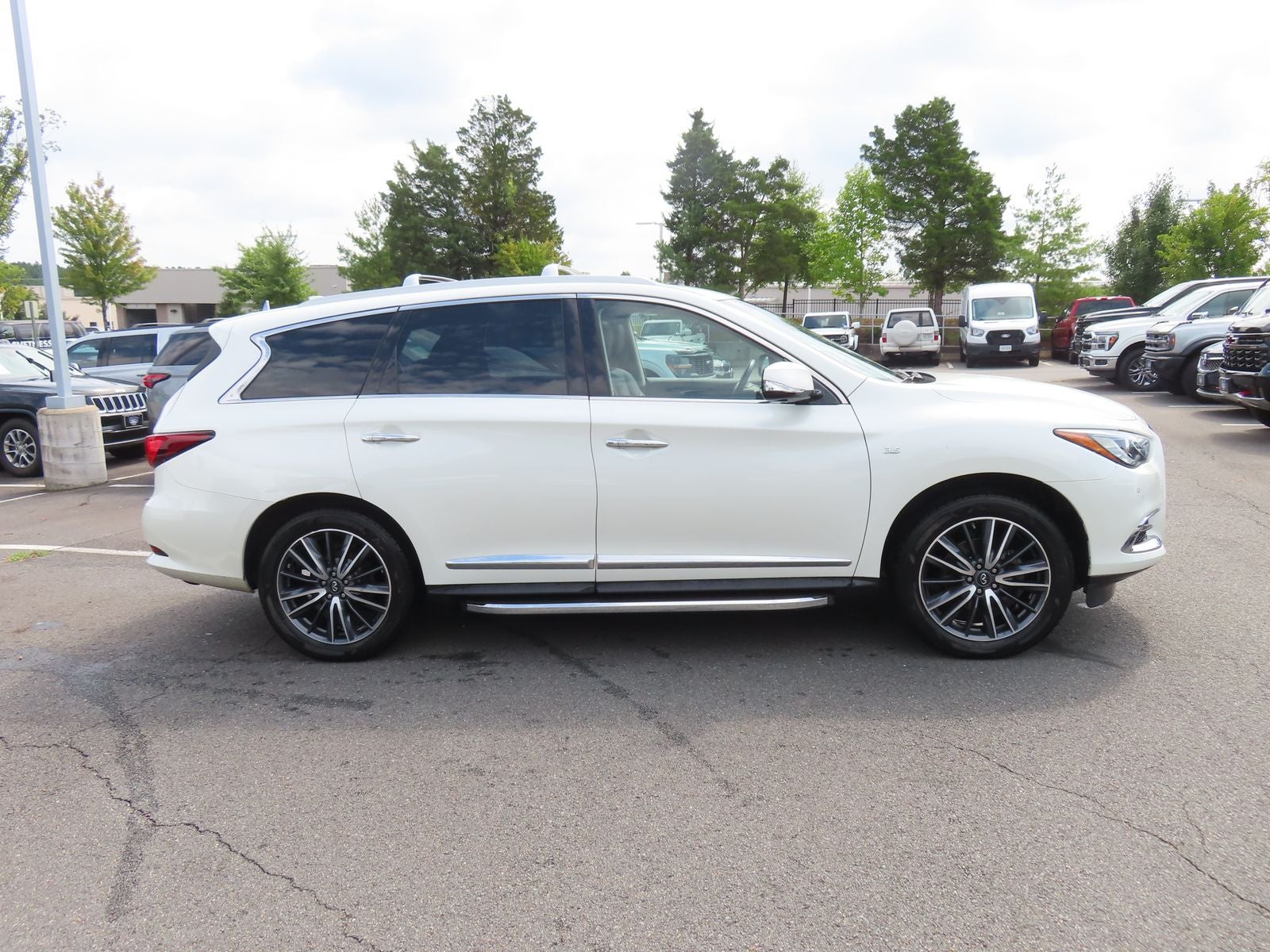 2018 INFINITI QX60 Base