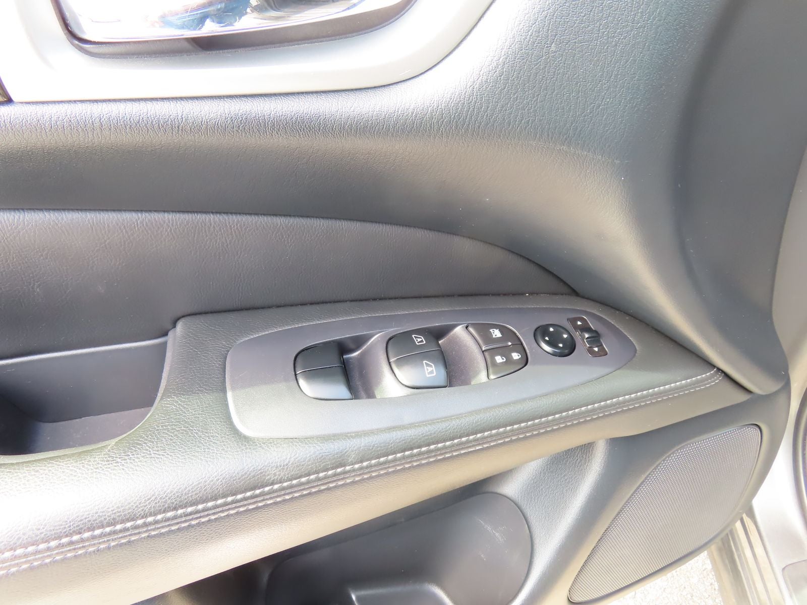 2019 Nissan Pathfinder SV