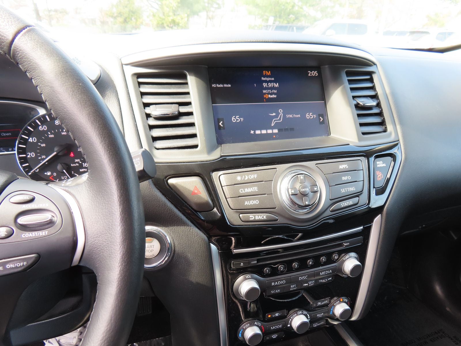 2019 Nissan Pathfinder SV