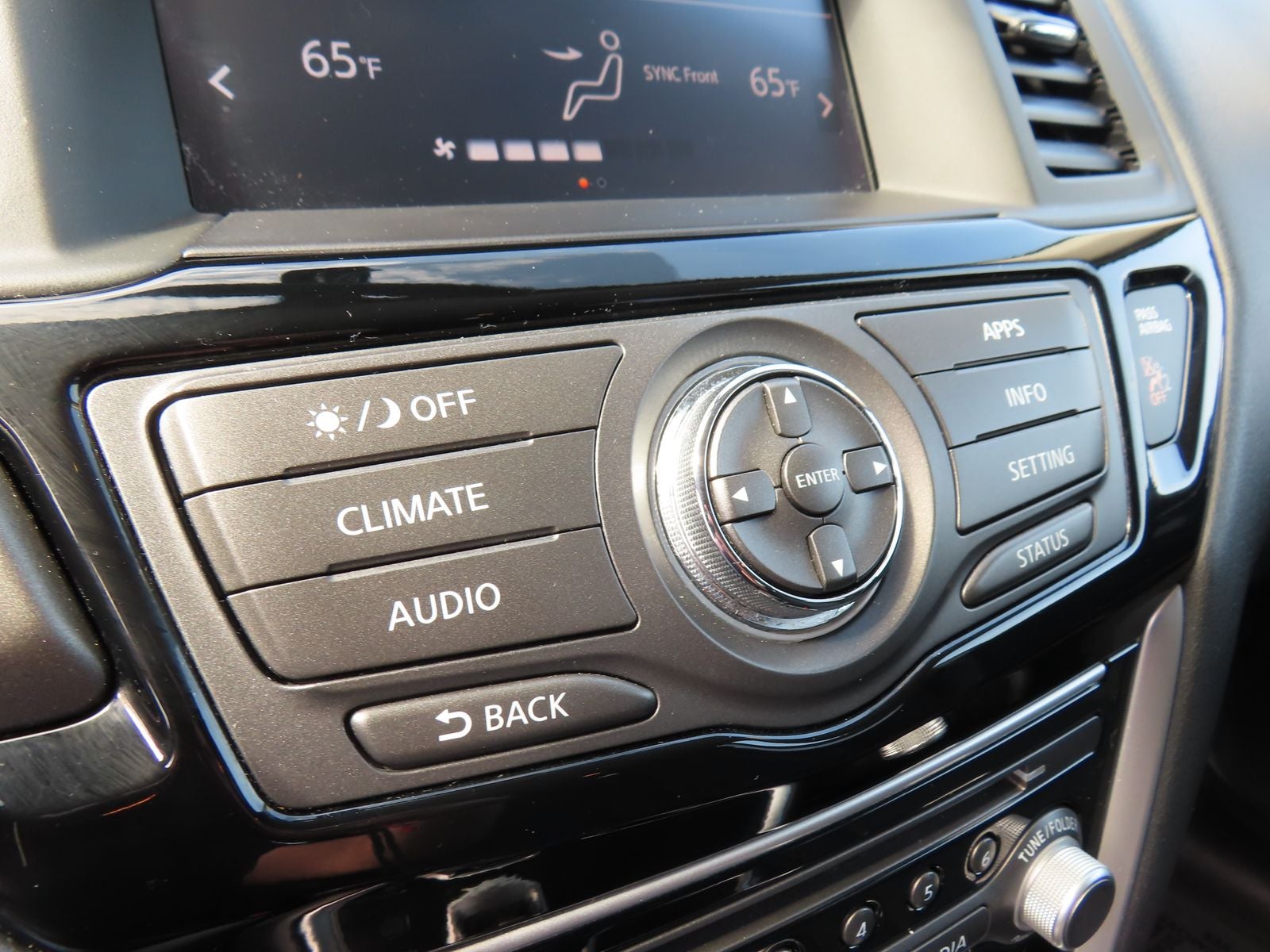 2019 Nissan Pathfinder SV