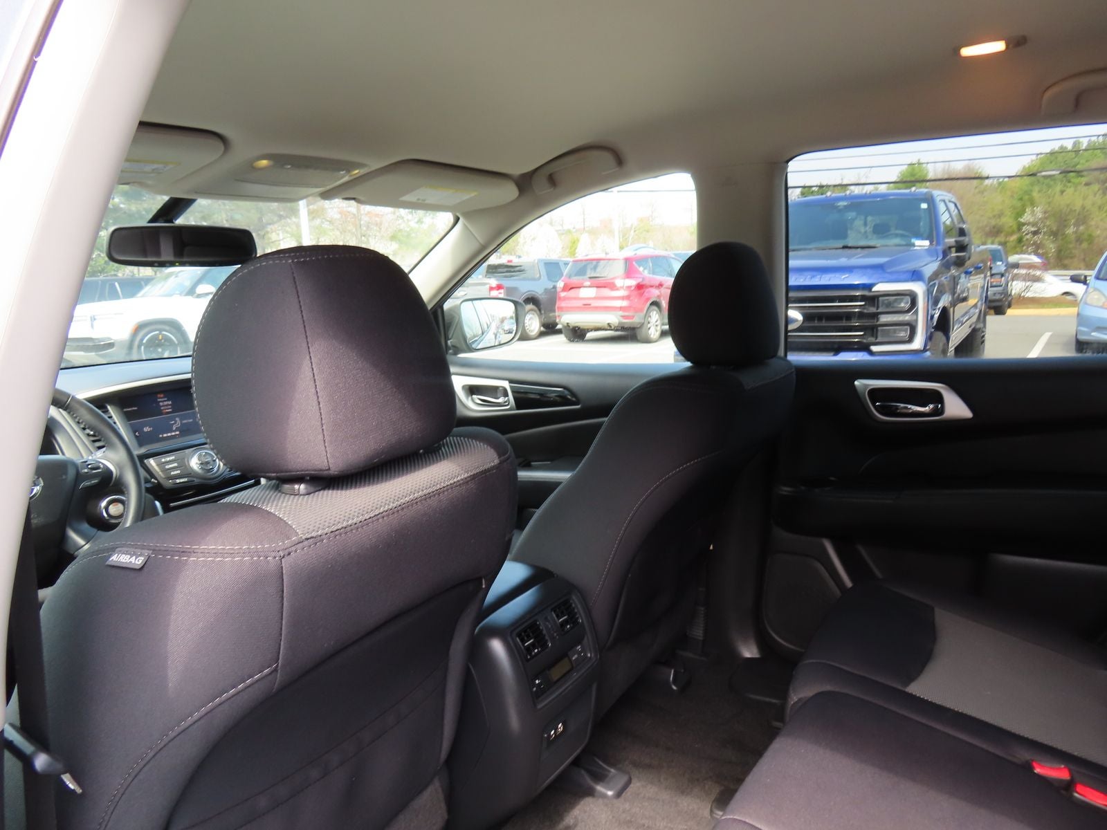 2019 Nissan Pathfinder SV