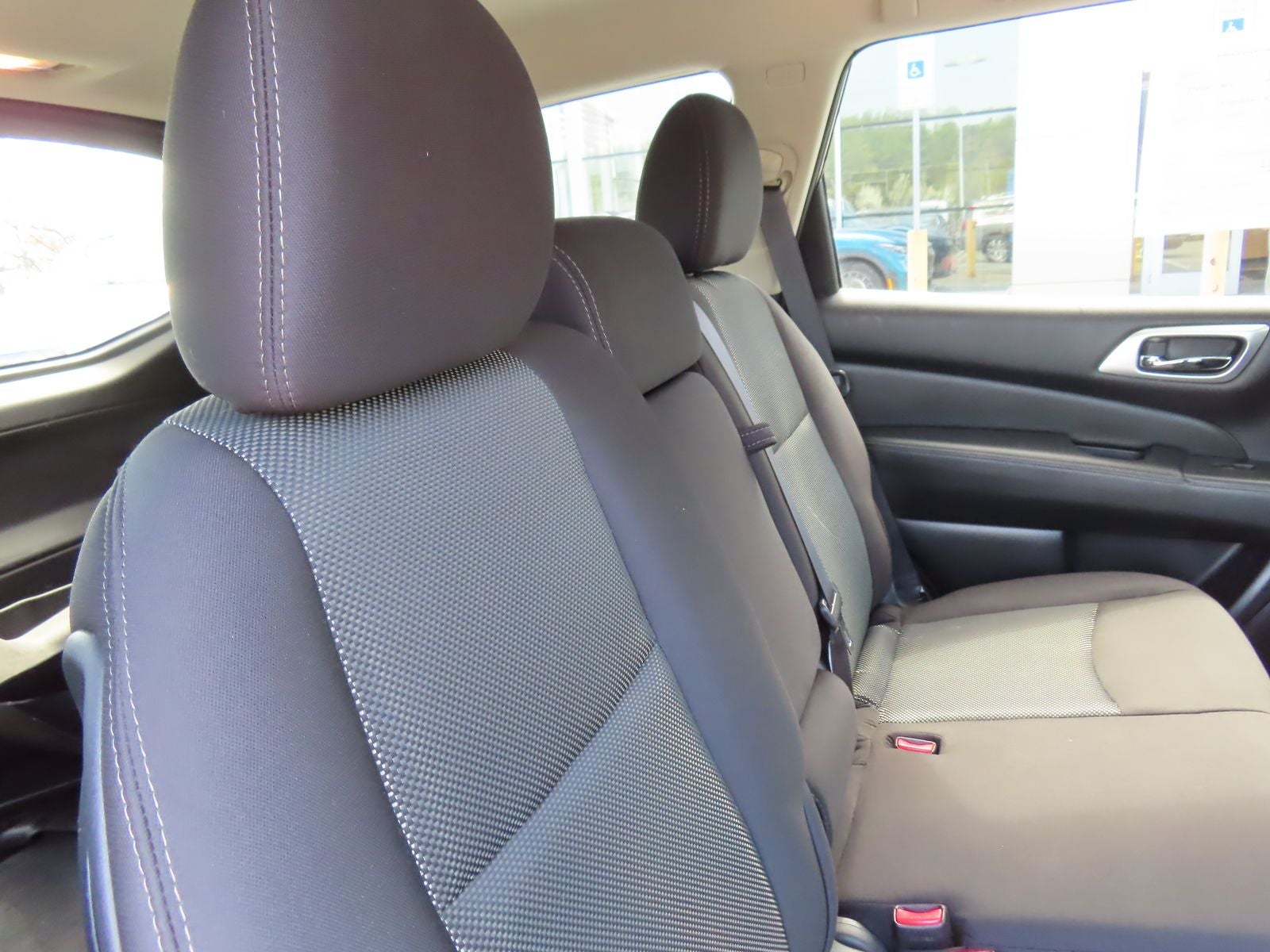 2019 Nissan Pathfinder SV