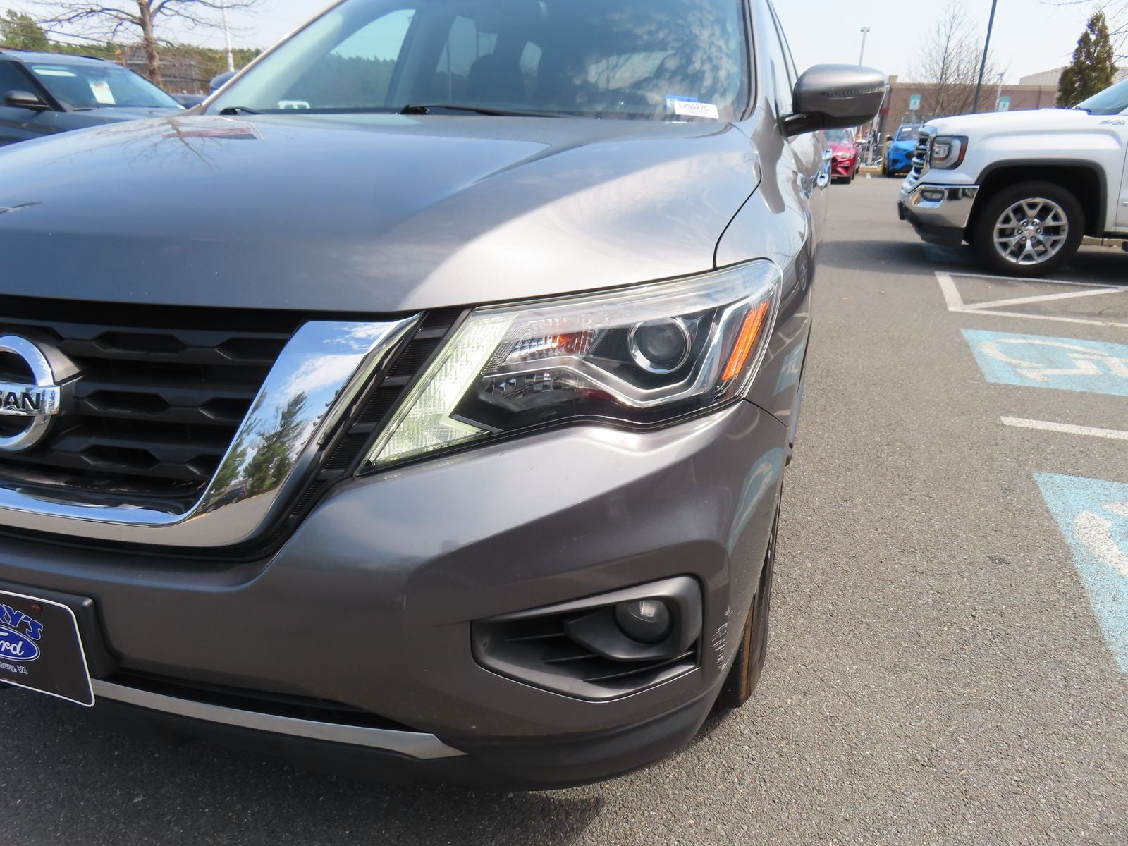 2019 Nissan Pathfinder SV
