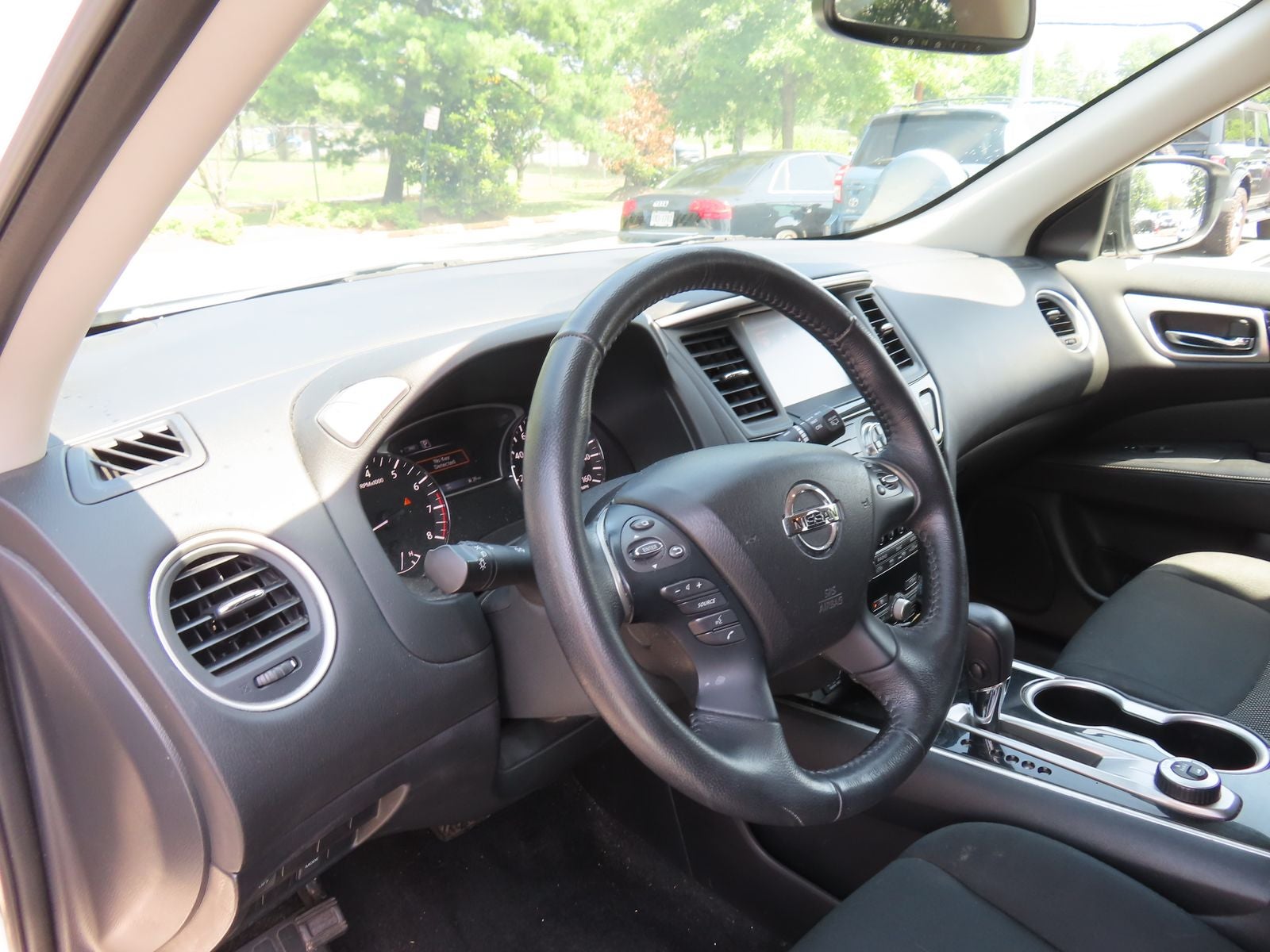 2018 Nissan Pathfinder SV