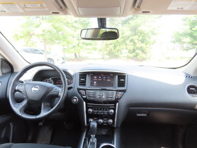 2018 Nissan Pathfinder SV