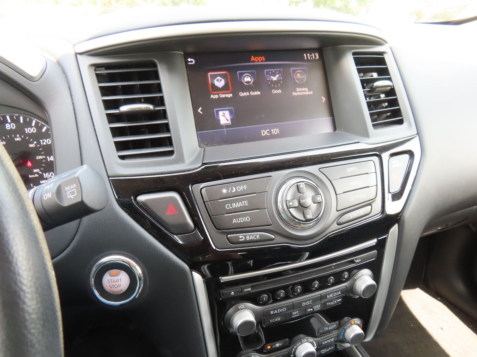 2018 Nissan Pathfinder SV