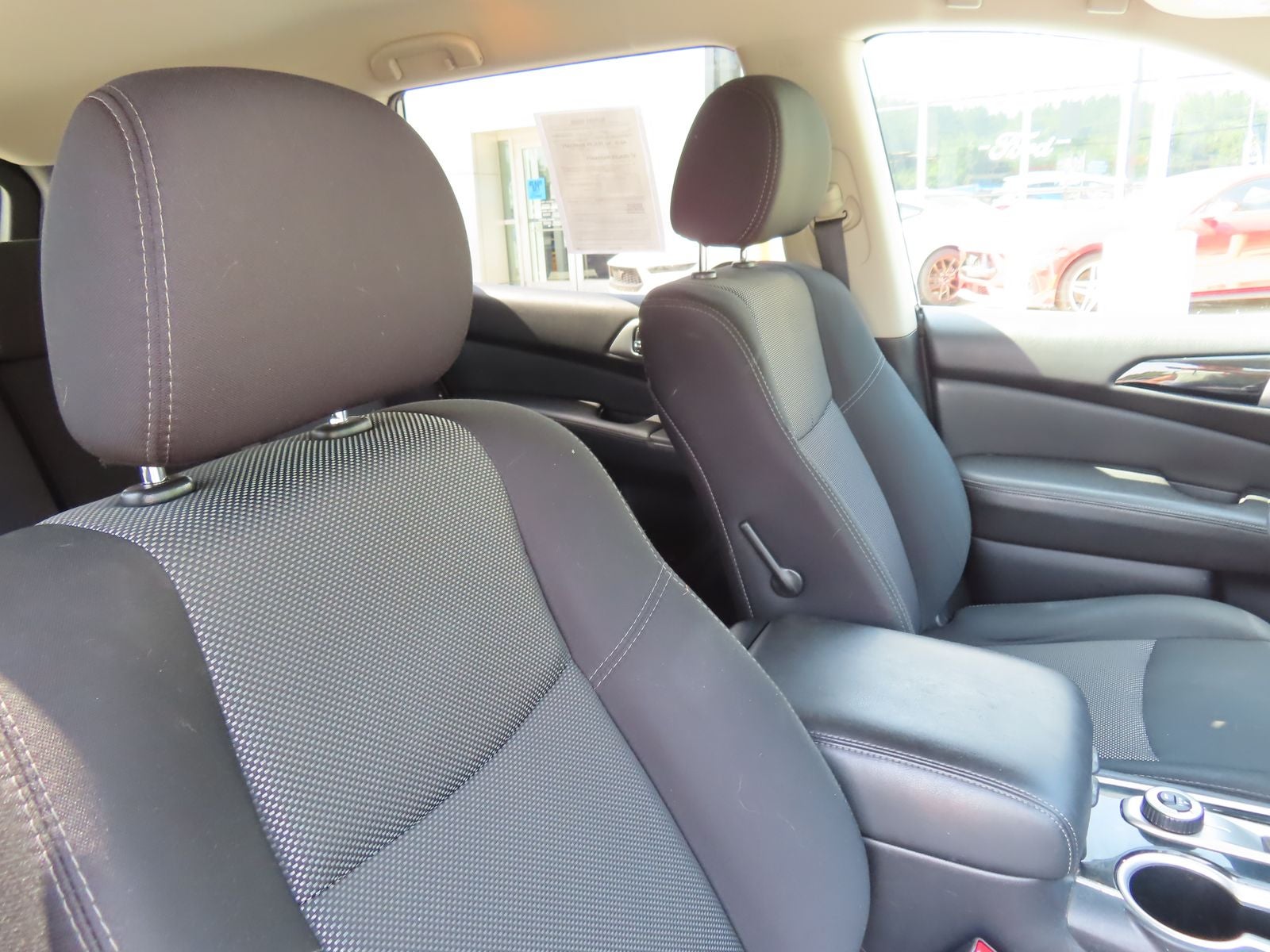 2018 Nissan Pathfinder SV