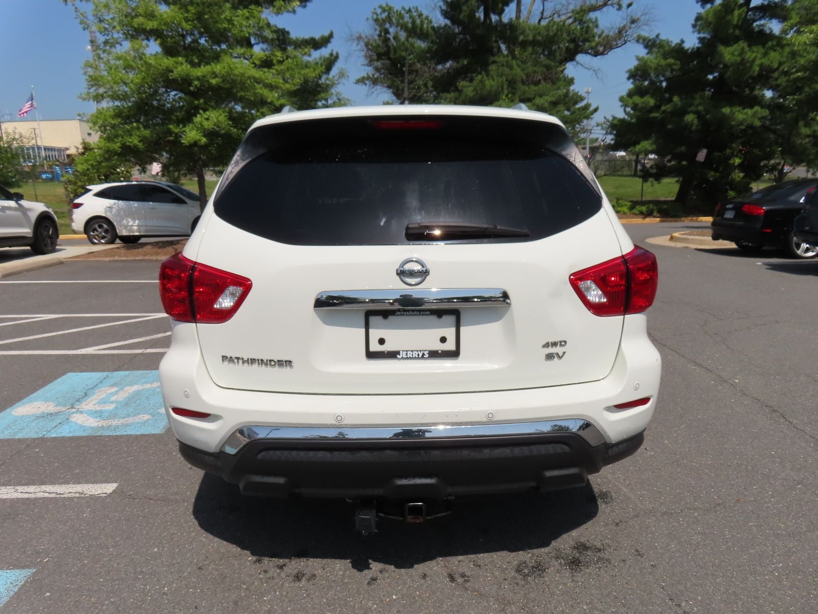 2018 Nissan Pathfinder SV
