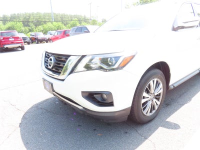 2018 Nissan Pathfinder SV