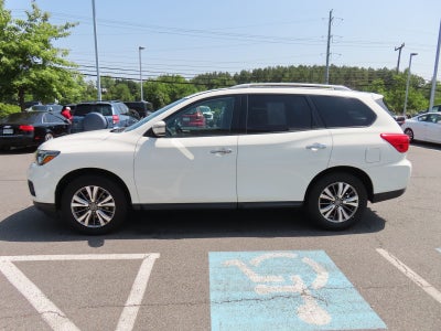 2018 Nissan Pathfinder SV
