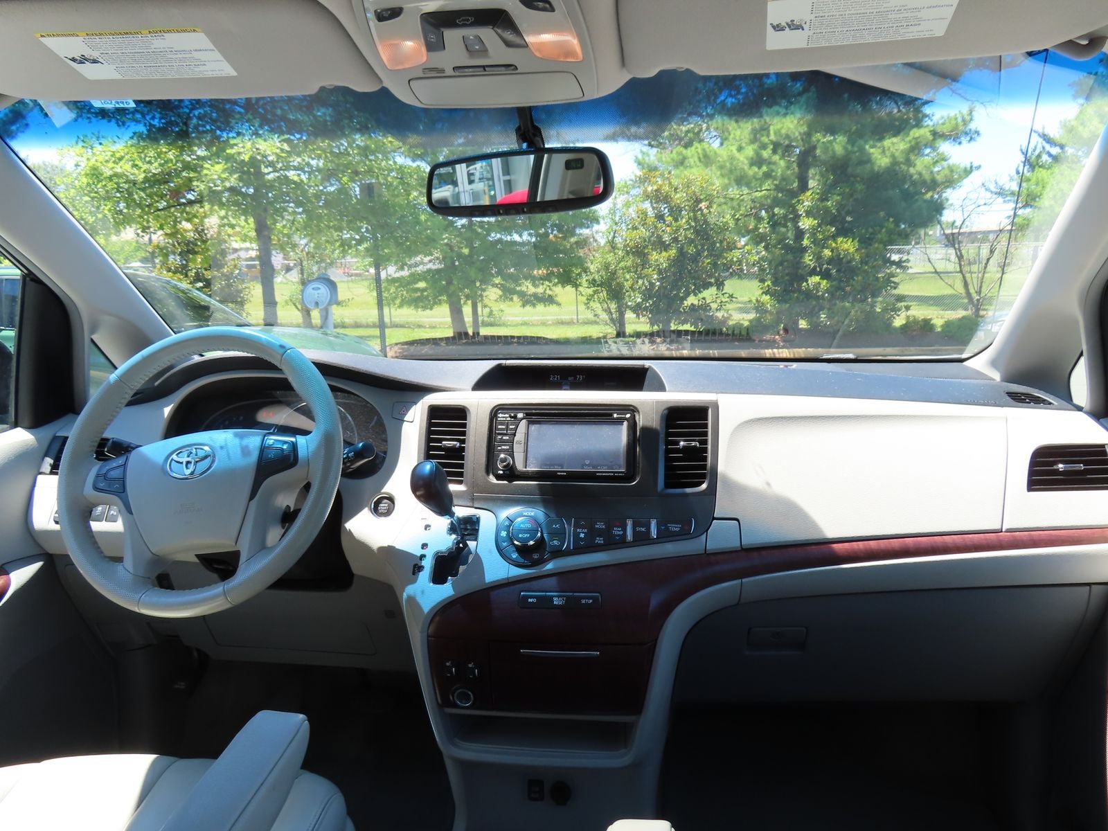 2014 Toyota Sienna XLE 8 Passenger