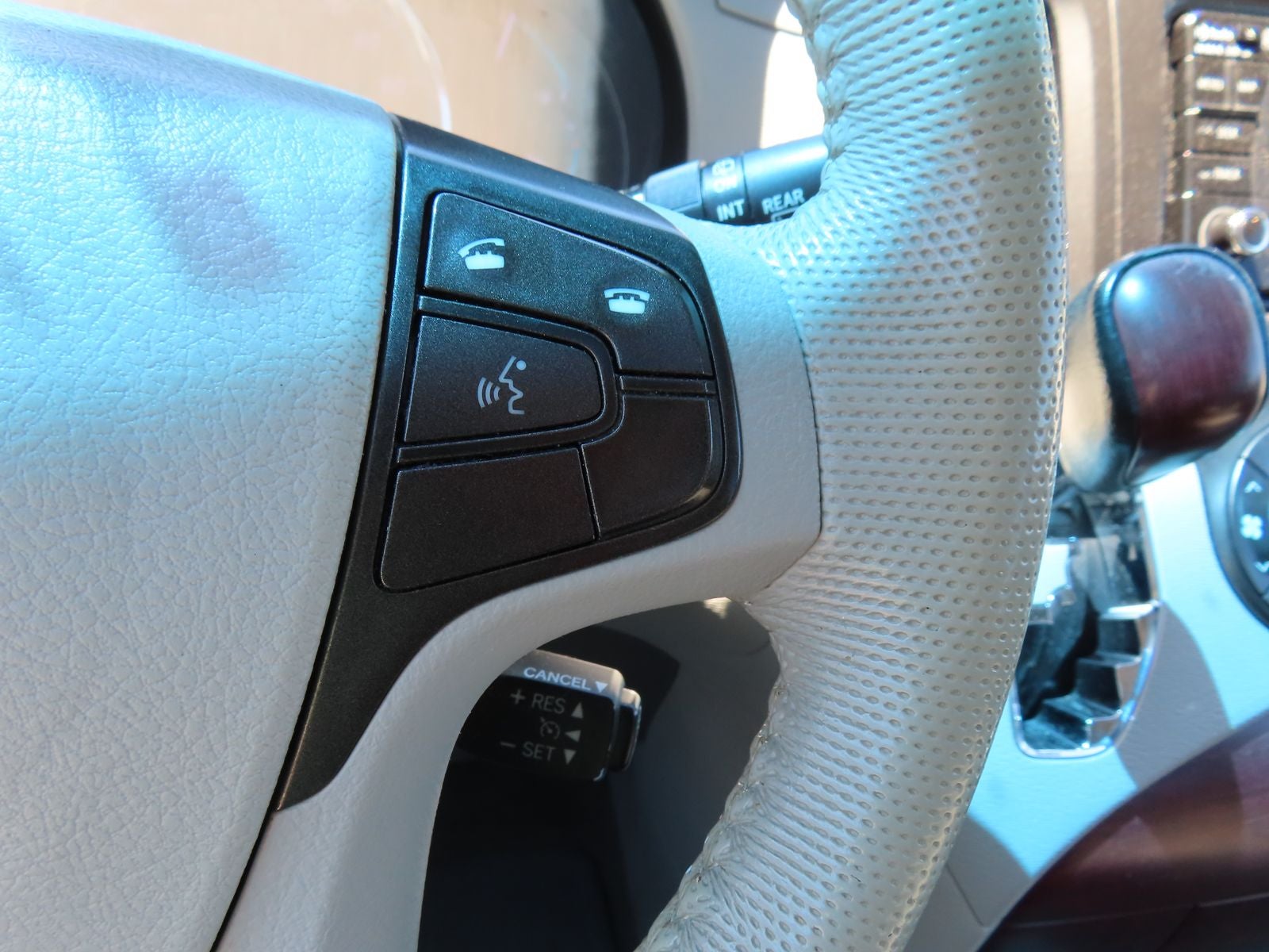2014 Toyota Sienna XLE 8 Passenger