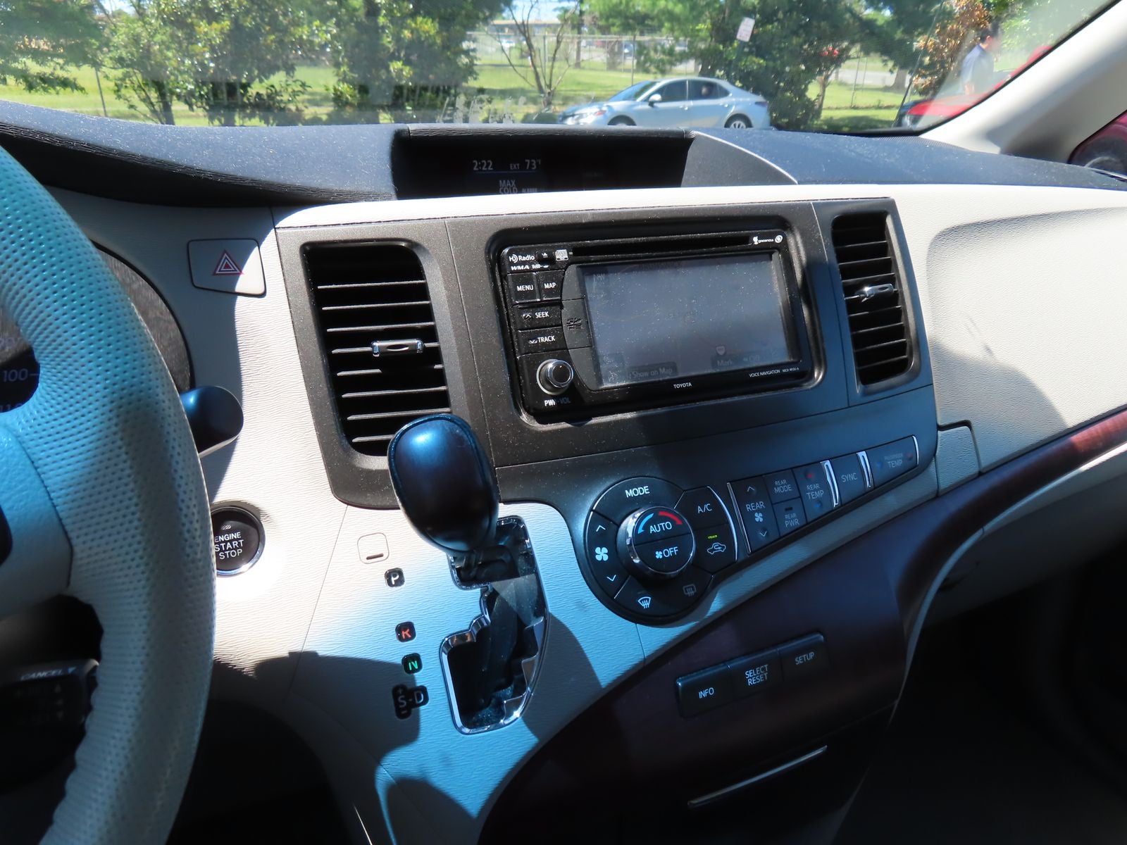 2014 Toyota Sienna XLE 8 Passenger