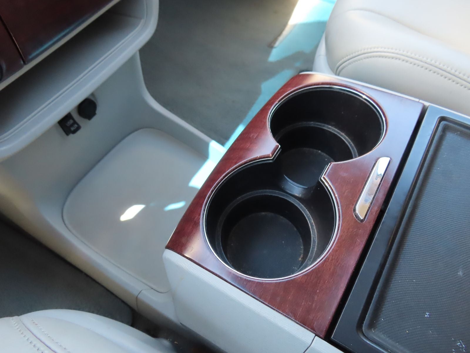 2014 Toyota Sienna XLE 8 Passenger