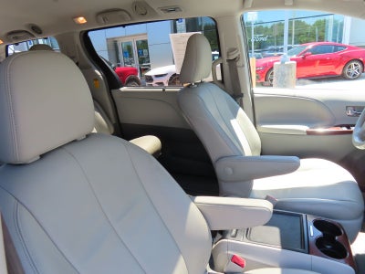 2014 Toyota Sienna XLE 8 Passenger
