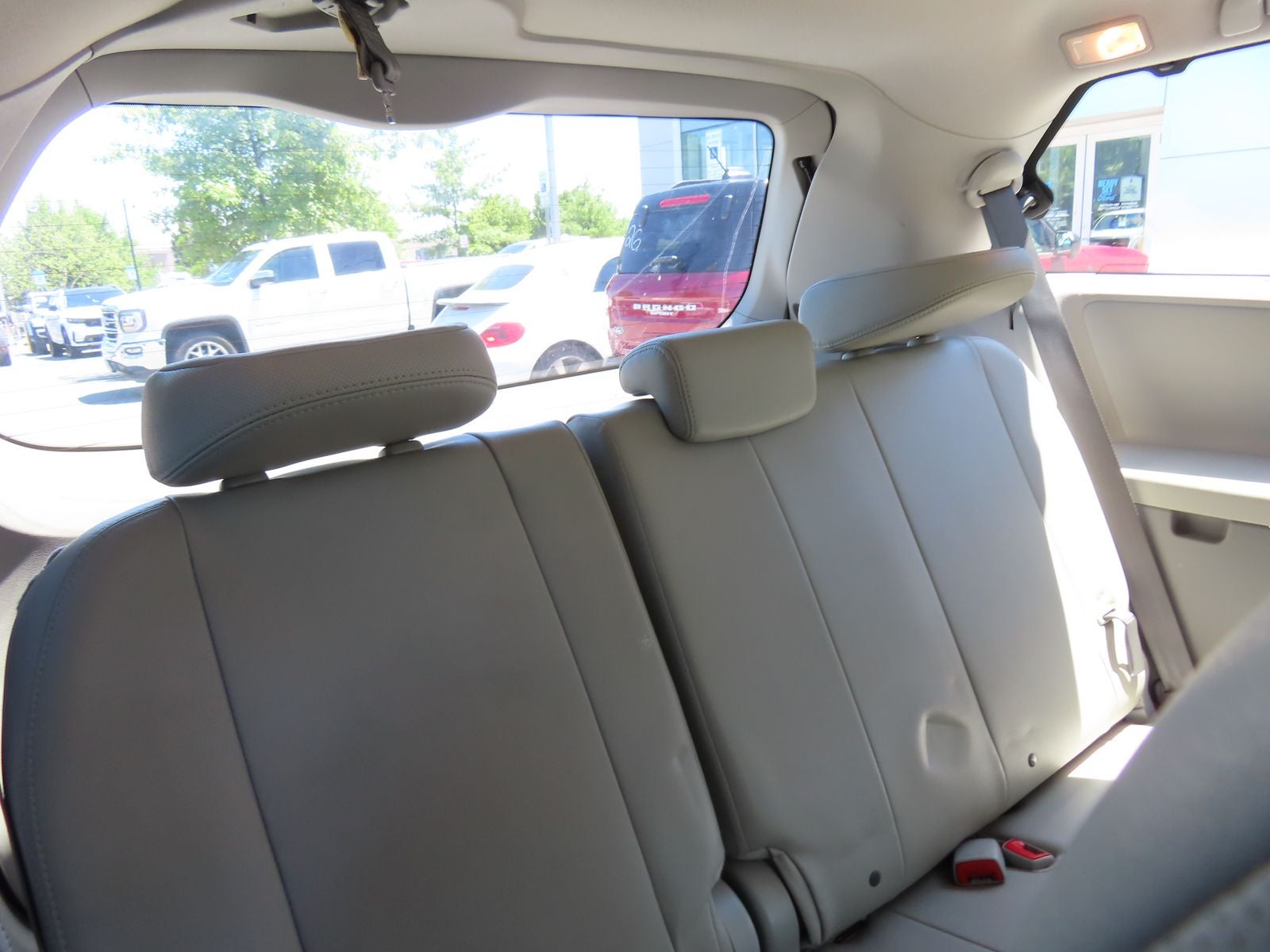 2014 Toyota Sienna XLE 8 Passenger