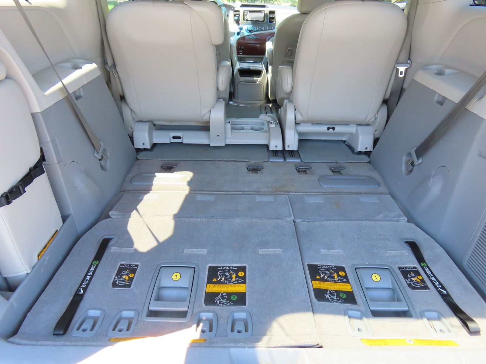 2014 Toyota Sienna XLE 8 Passenger