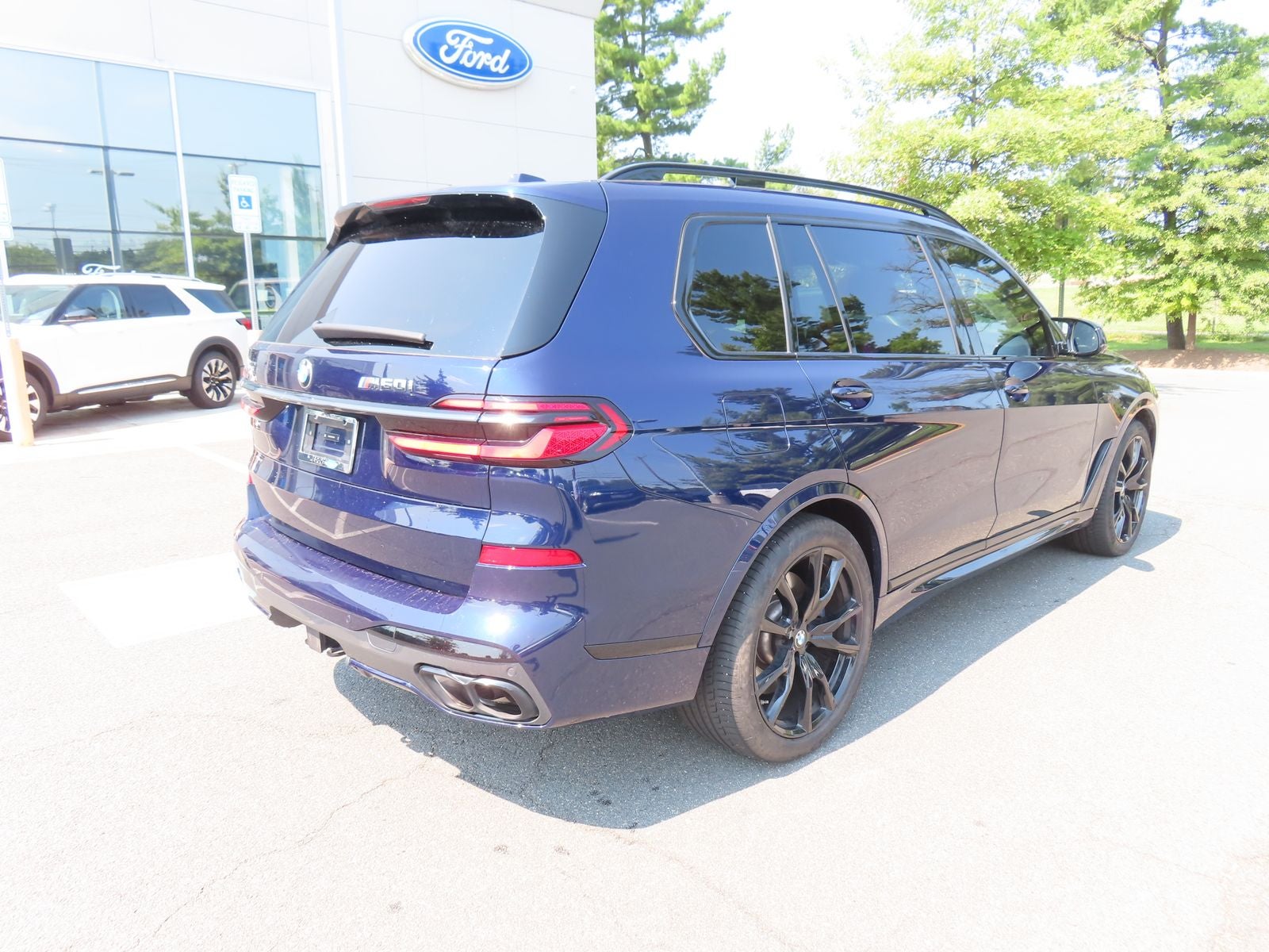 2024 BMW X7 M60i