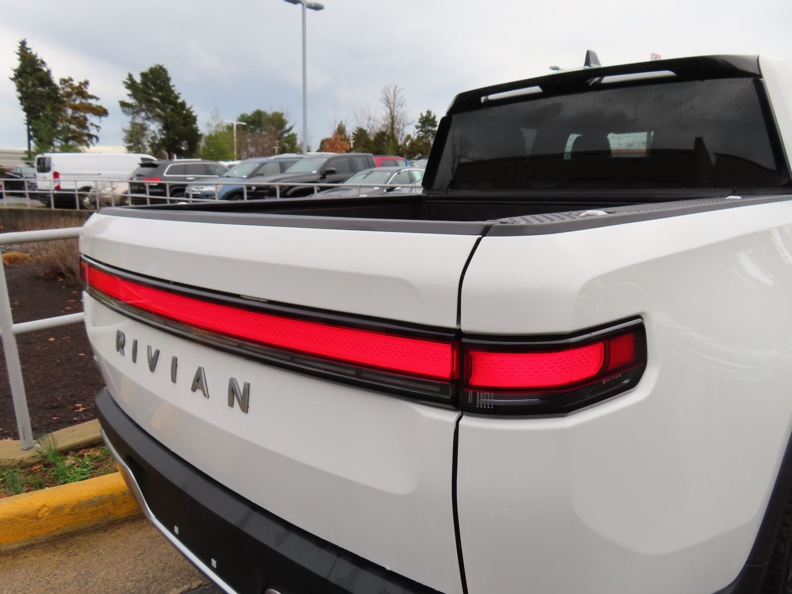 2025 Rivian R1T Adventure Dual Motor Standard Pack