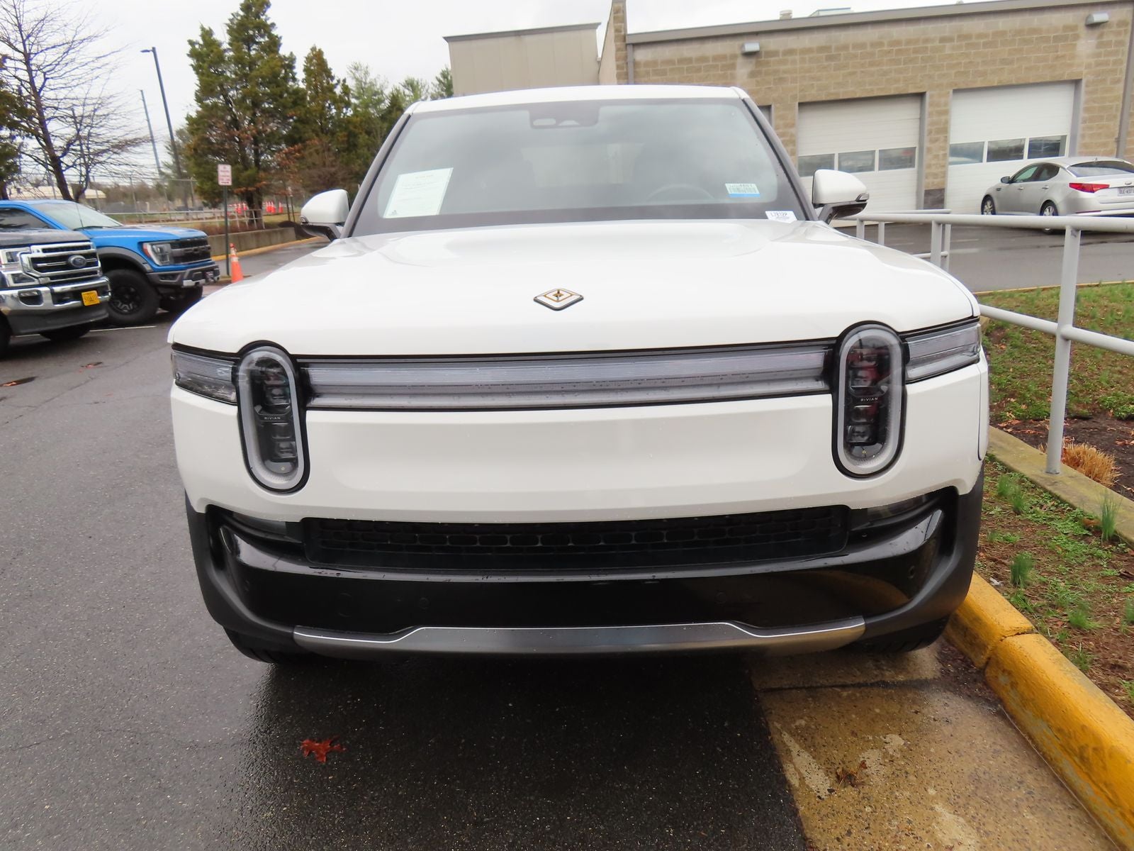 2025 Rivian R1T Adventure Dual Motor Standard Pack
