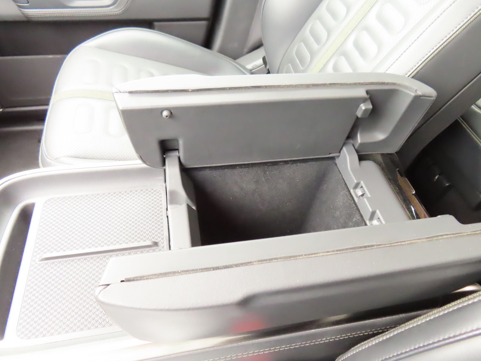 2025 Rivian R1T Adventure Dual Motor Standard Pack