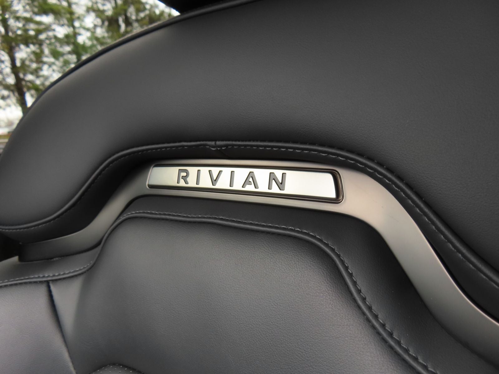 2025 Rivian R1T Adventure Dual Motor Standard Pack