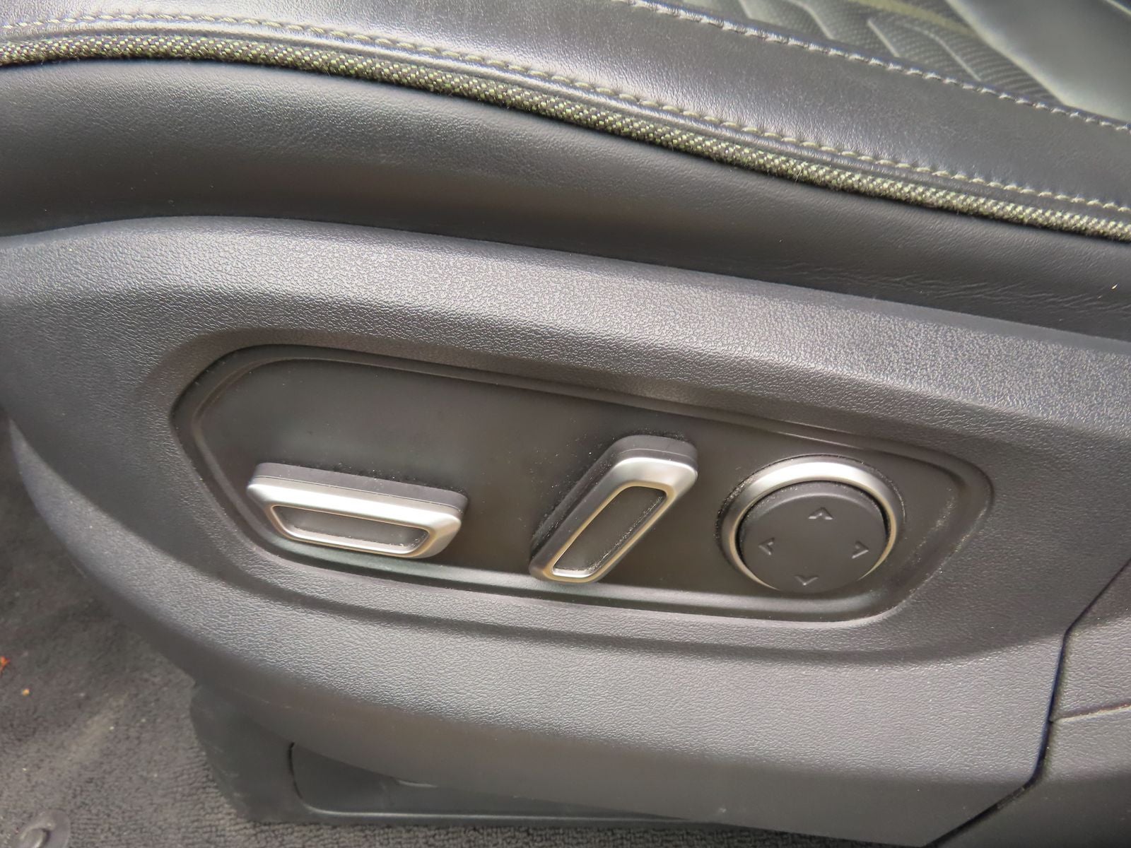 2025 Rivian R1T Adventure Dual Motor Standard Pack