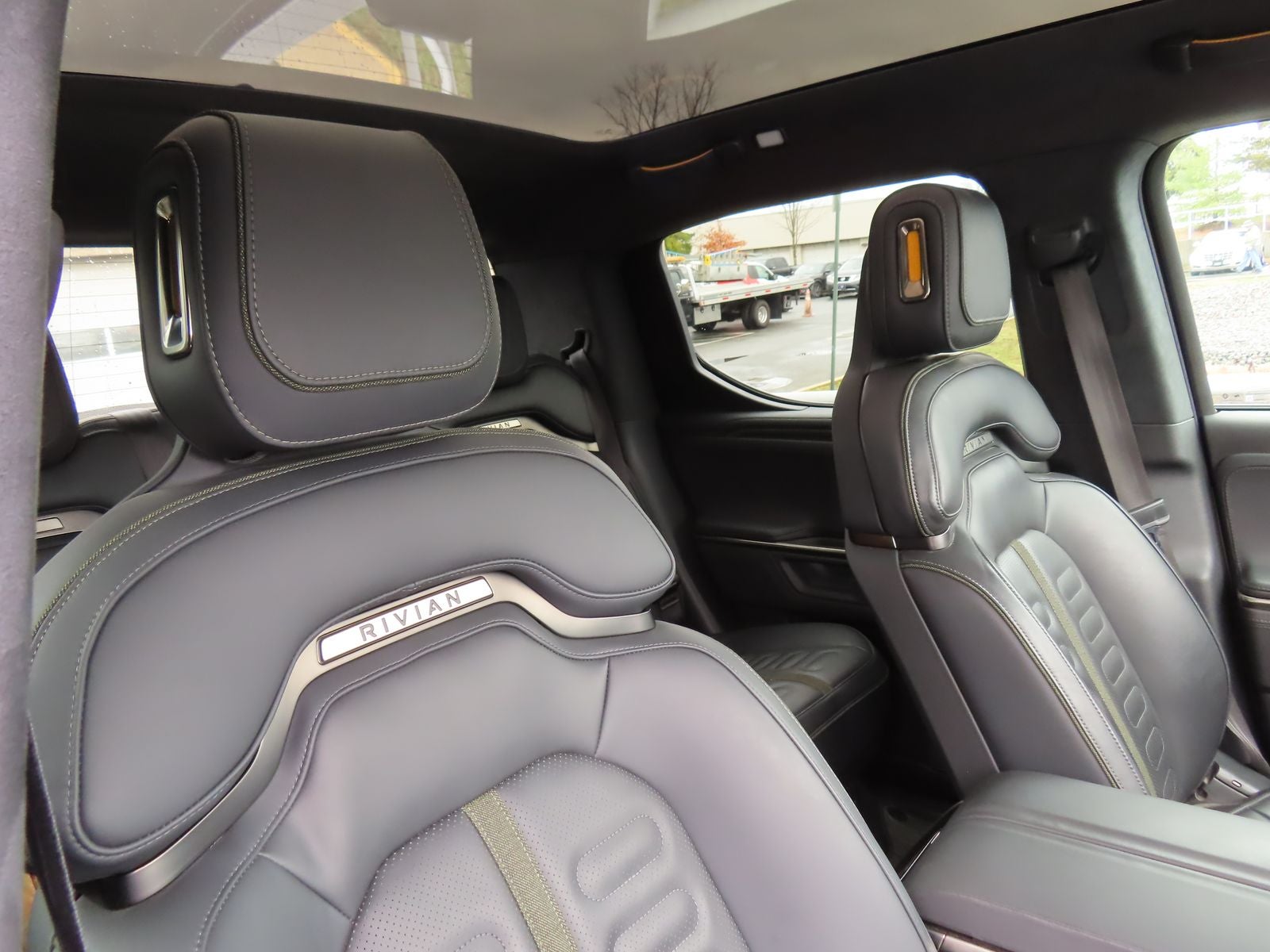 2025 Rivian R1T Adventure Dual Motor Standard Pack