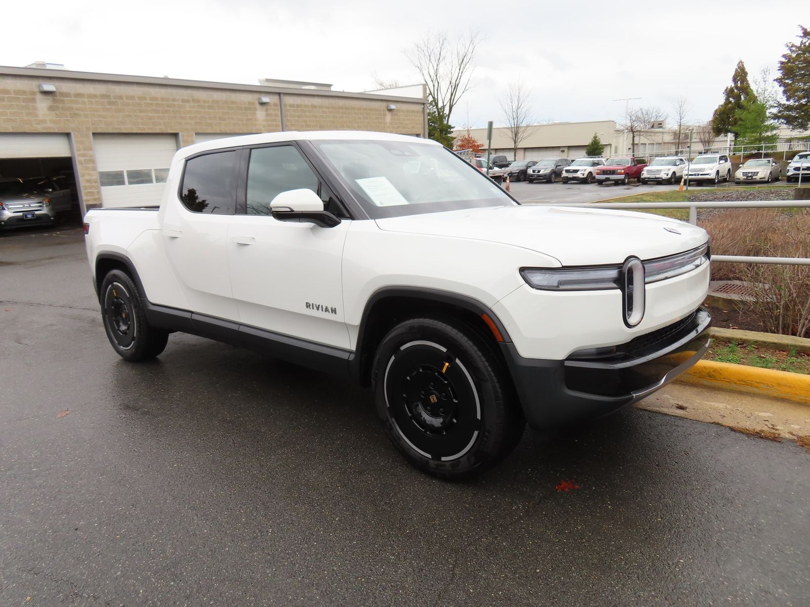 2025 Rivian R1T Adventure Dual Motor Standard Pack