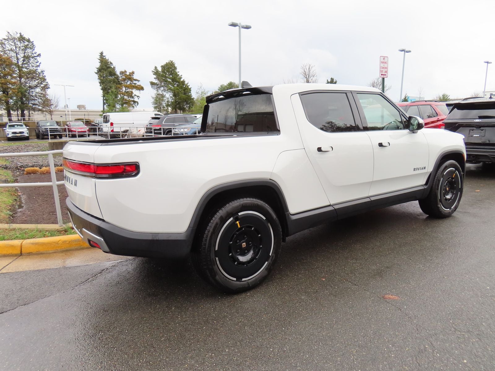 2025 Rivian R1T Adventure Dual Motor Standard Pack