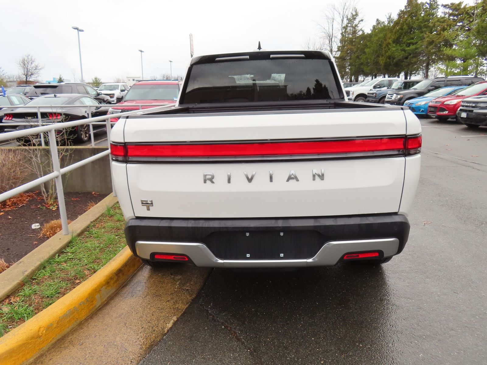 2025 Rivian R1T Adventure Dual Motor Standard Pack