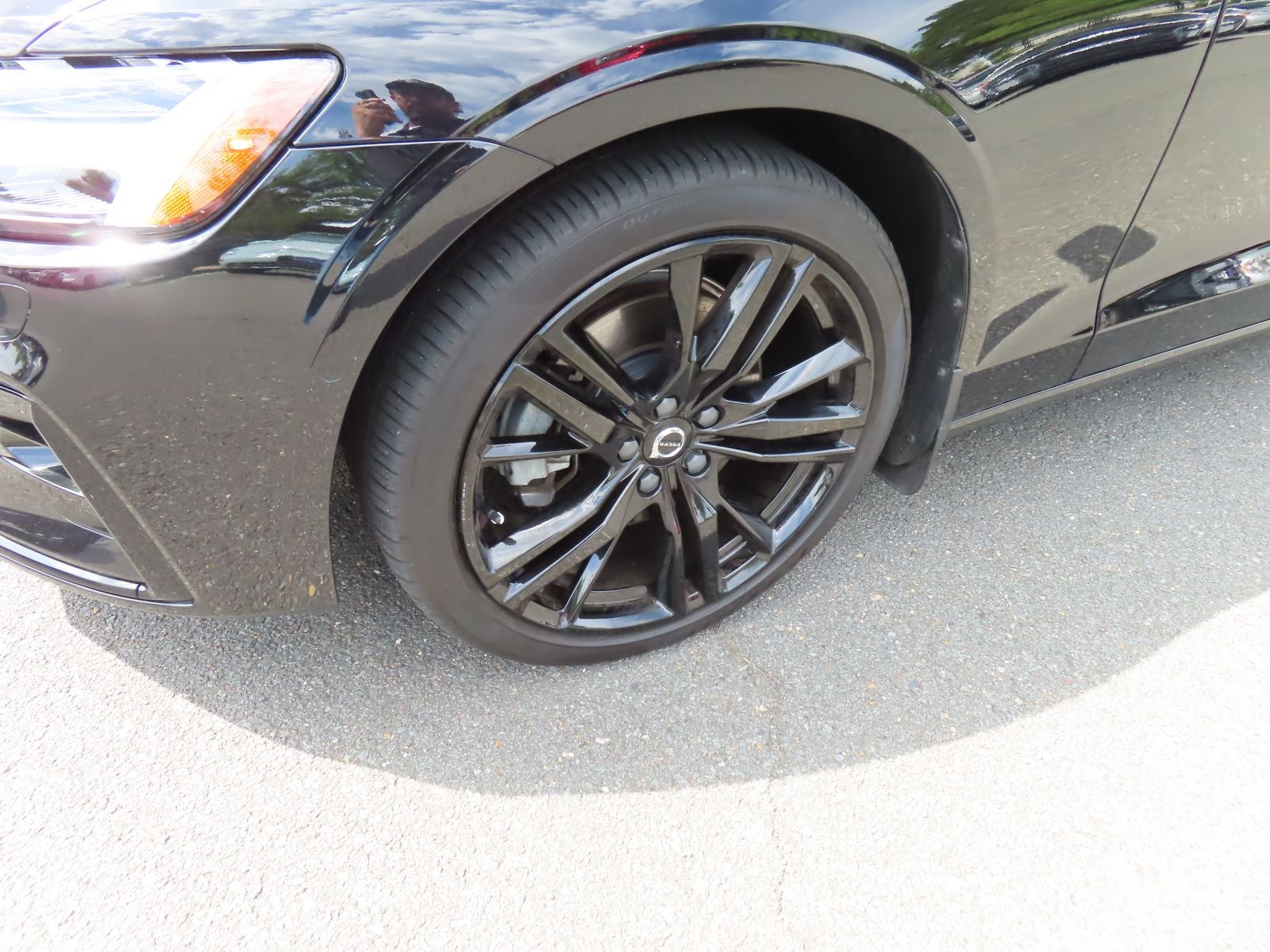 2024 Volvo S60 B5 Plus Black Edition