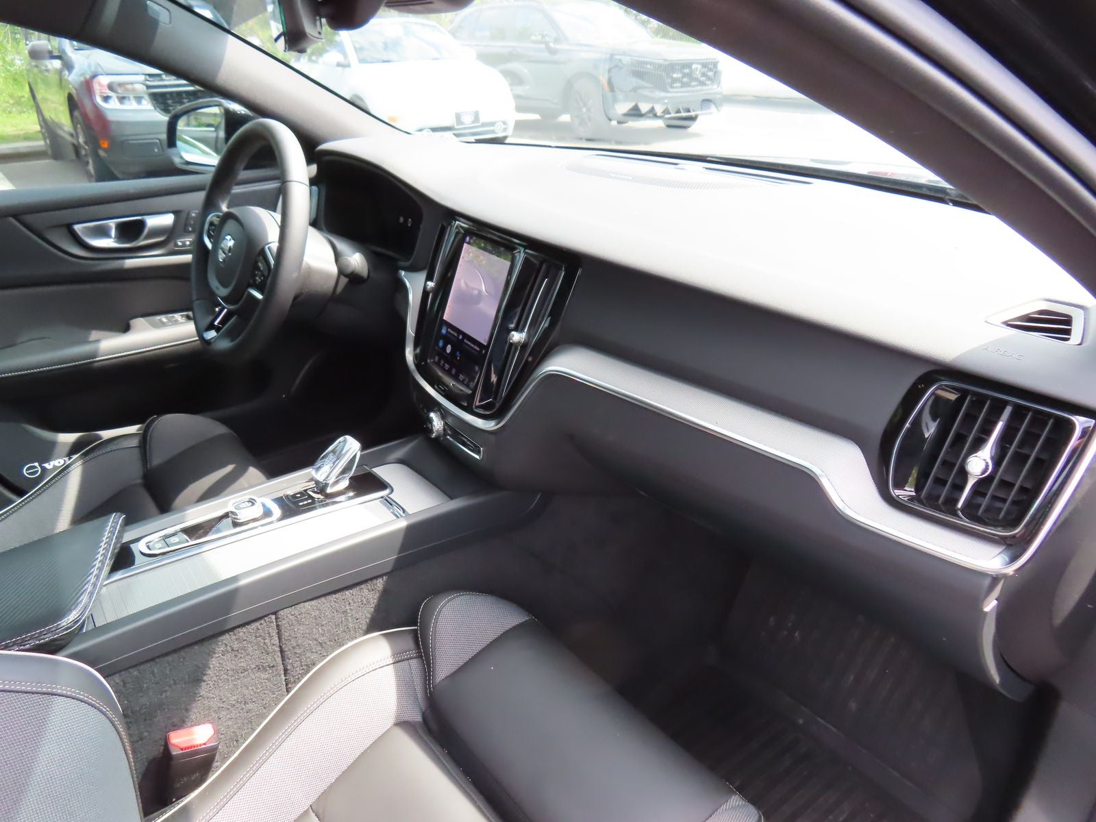 2024 Volvo S60 B5 Plus Black Edition