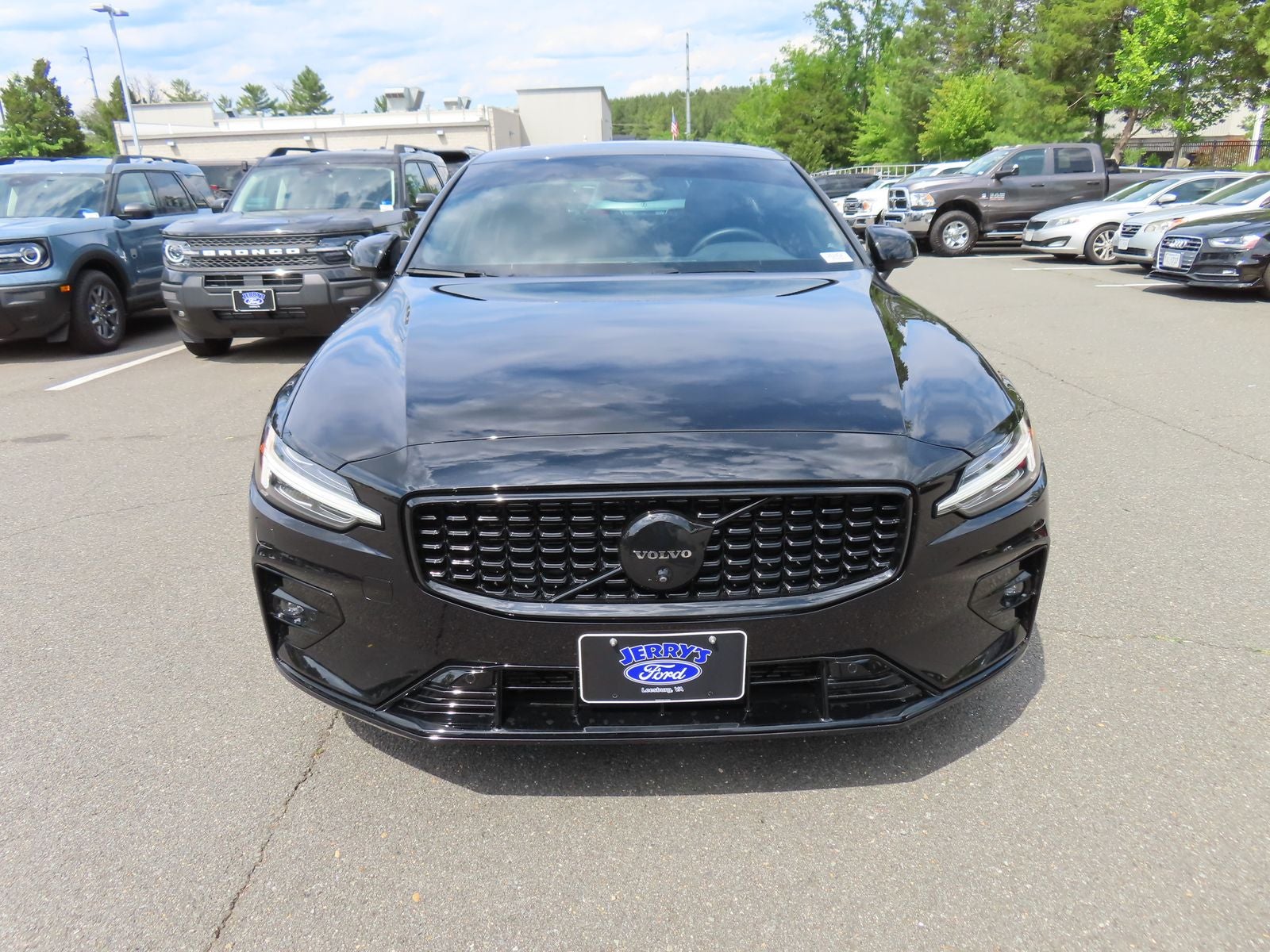 2024 Volvo S60 B5 Plus Black Edition