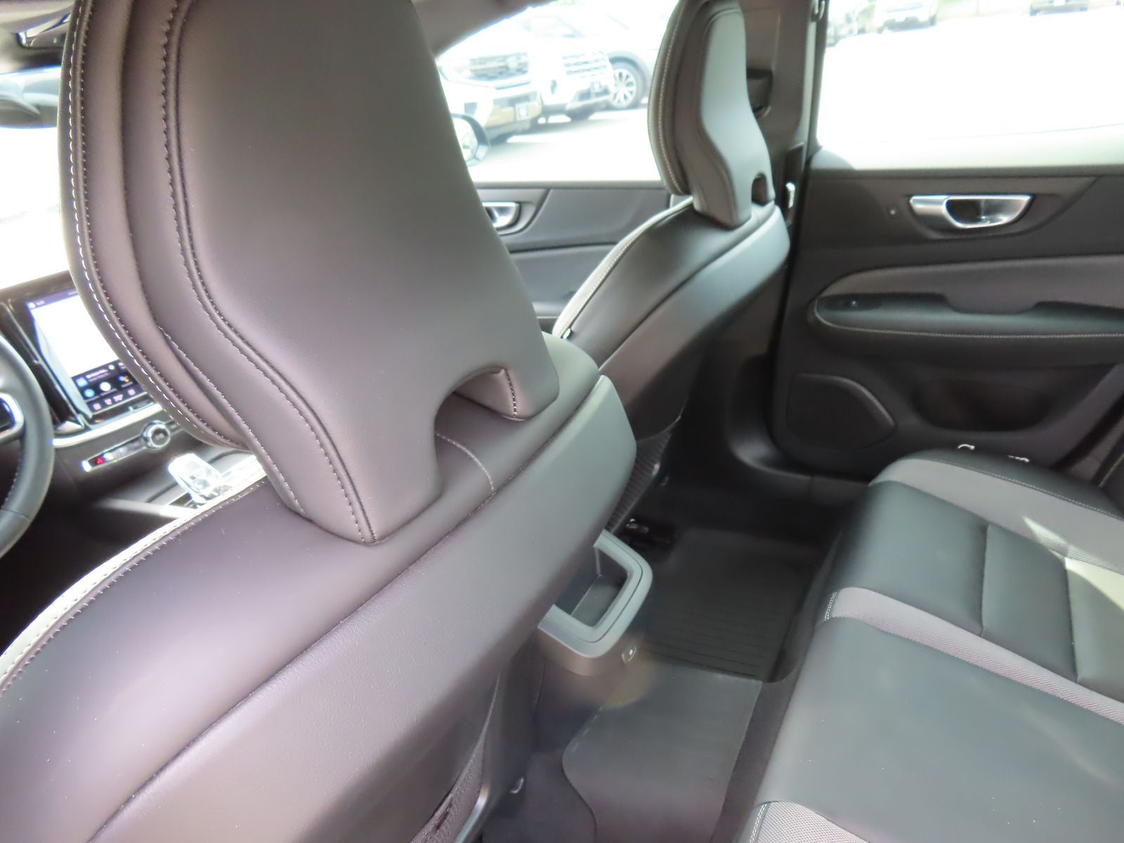 2024 Volvo S60 B5 Plus Black Edition