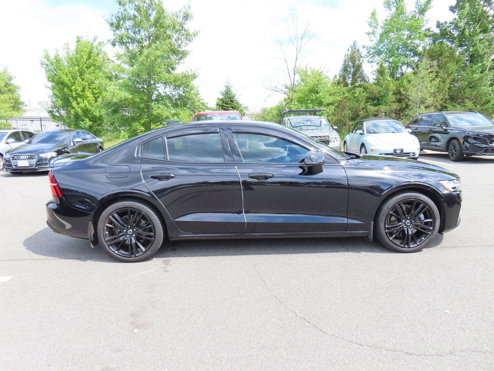 2024 Volvo S60 B5 Plus Black Edition