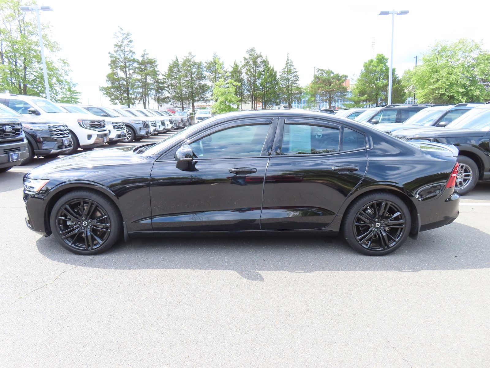 2024 Volvo S60 B5 Plus Black Edition
