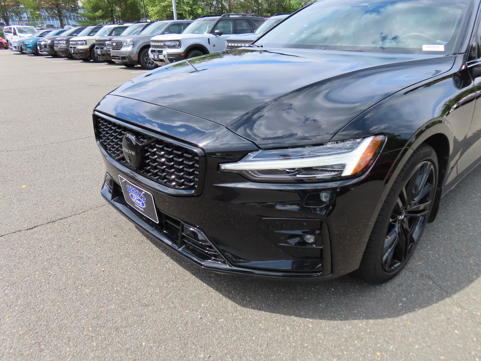 2024 Volvo S60 B5 Plus Black Edition