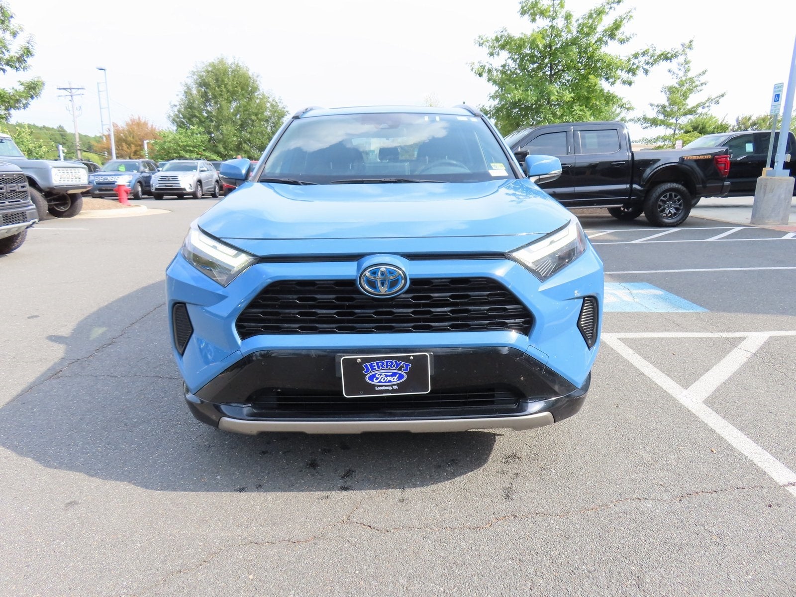 2022 Toyota RAV4 Hybrid SE
