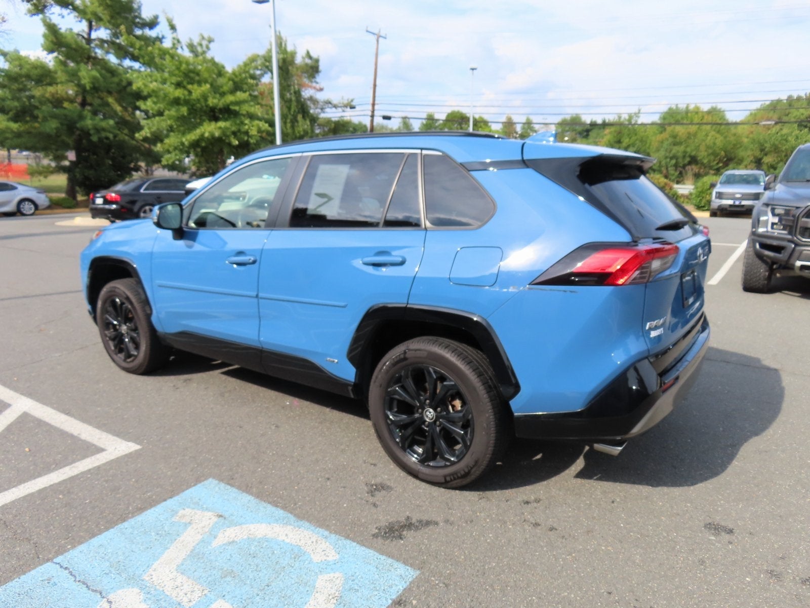 2022 Toyota RAV4 Hybrid SE