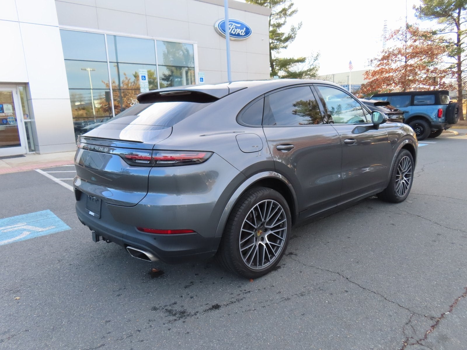 2021 Porsche Cayenne Coupe Base