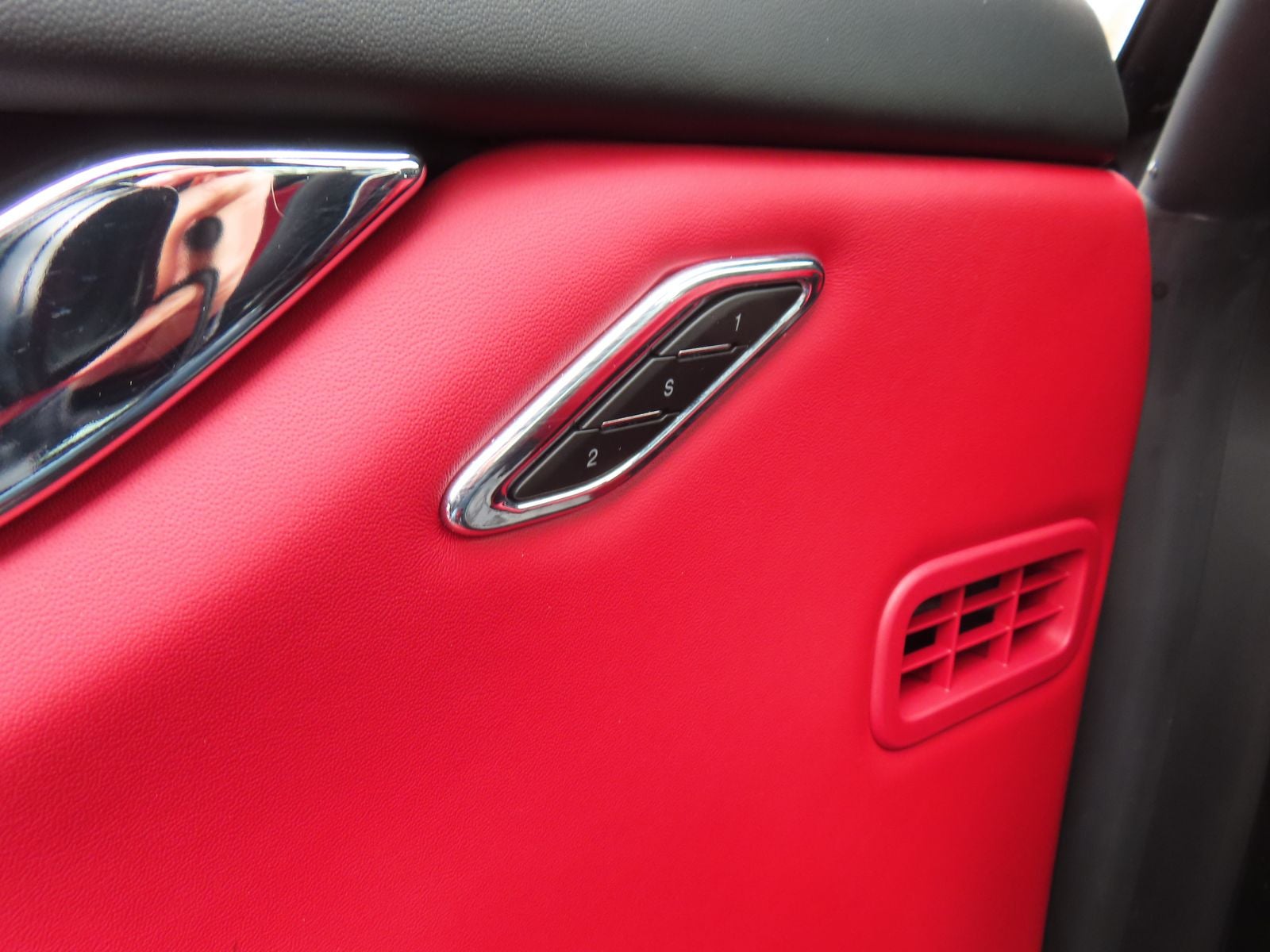 2022 Maserati Quattroporte Modena Q4