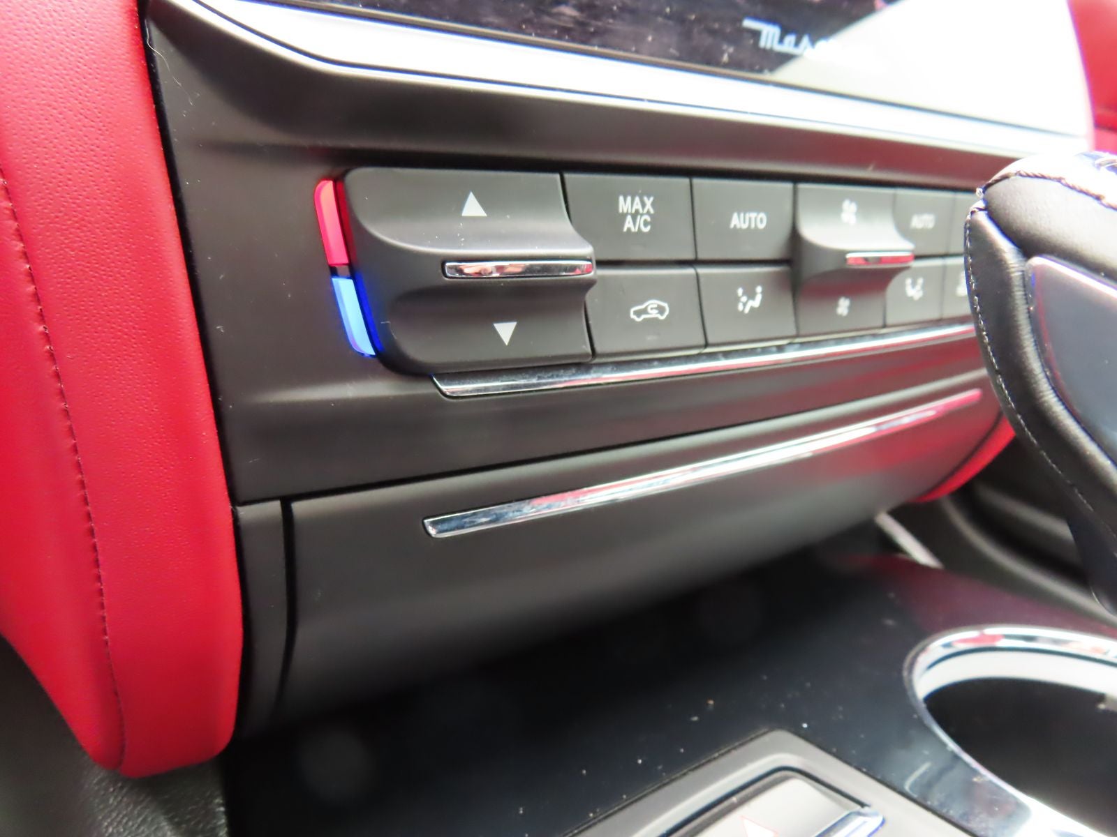 2022 Maserati Quattroporte Modena Q4